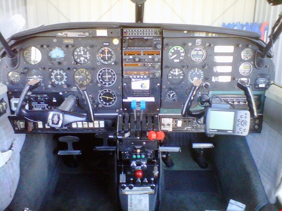 aereo d'affari Piper Aztec